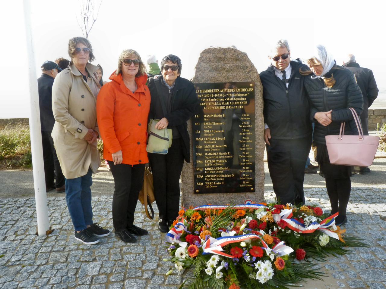 140_P1200327_R - Connie, Elaine, Alicia, Dan et Anne Marie